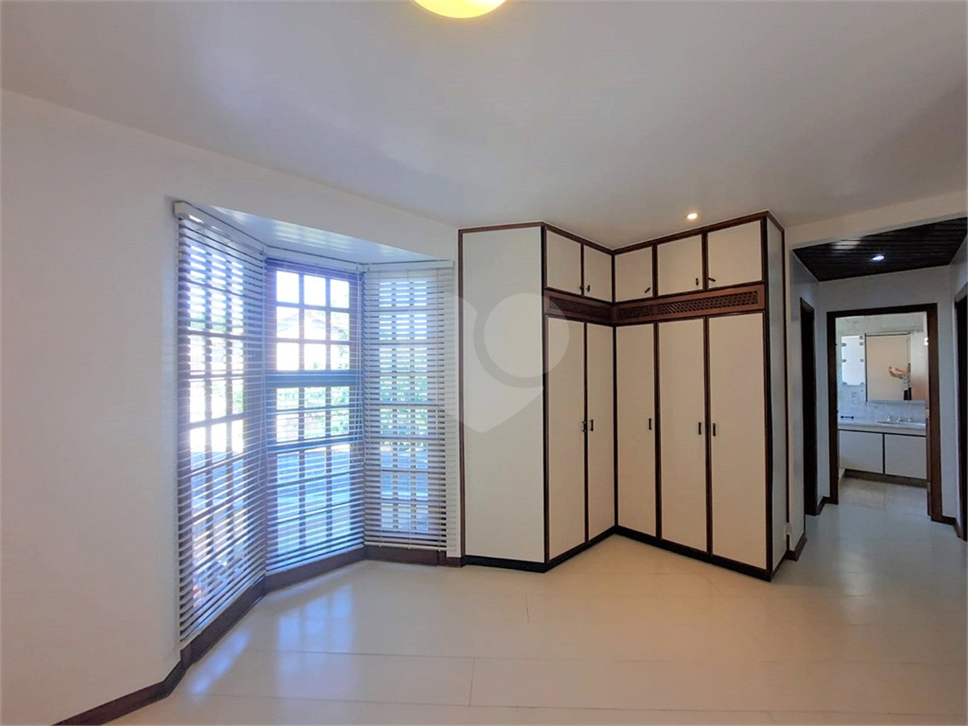 Sobrado à venda com 4 quartos, sendo 2 suítes, em Granja Julieta, São Paulo, SP