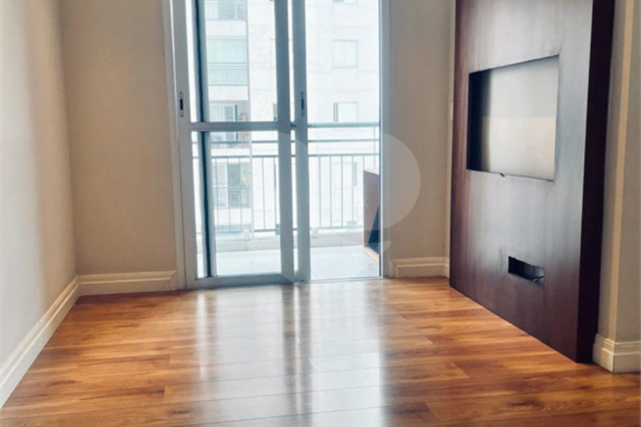 Apartamento à venda com 2 quartos em Parque Maria Domitila, São Paulo, SP