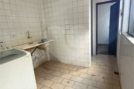 Apartamento à venda com 4 quartos, sendo 1 suíte,  no Centro, Ponta Porã, MS
