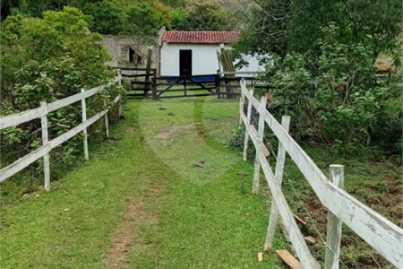Sítio à venda com 2 quartos em Área Rural de Lagoinha, Lagoinha, SP
