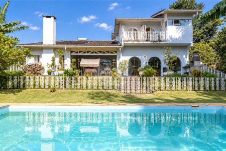 Casa à venda com 5 quartos, sendo 4 suítes, em Interlagos, São Paulo, SP