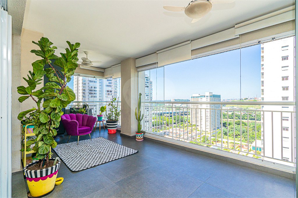 Apartamento à venda com 2 quartos, sendo 1 suíte, em Santo Amaro, São Paulo, SP