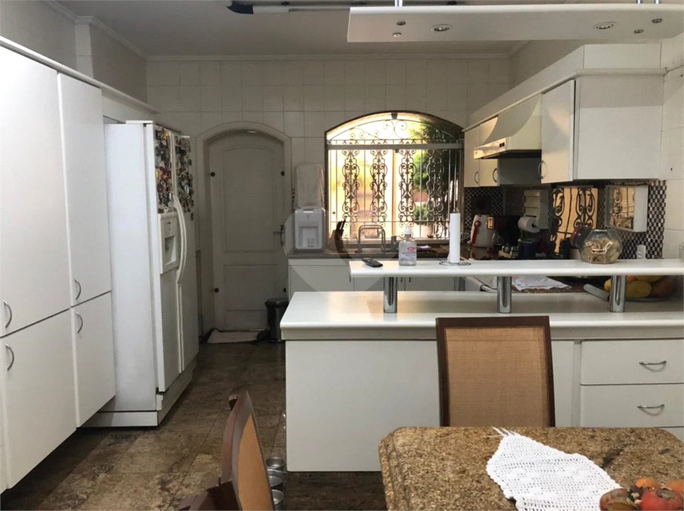 Sobrado com 363m² à venda no Alto da Moóca - 3 suítes e 6 vagas.