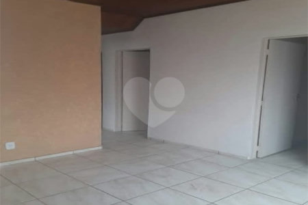 CASA À VENDA – BAIRRO SANTA FELÍCIA