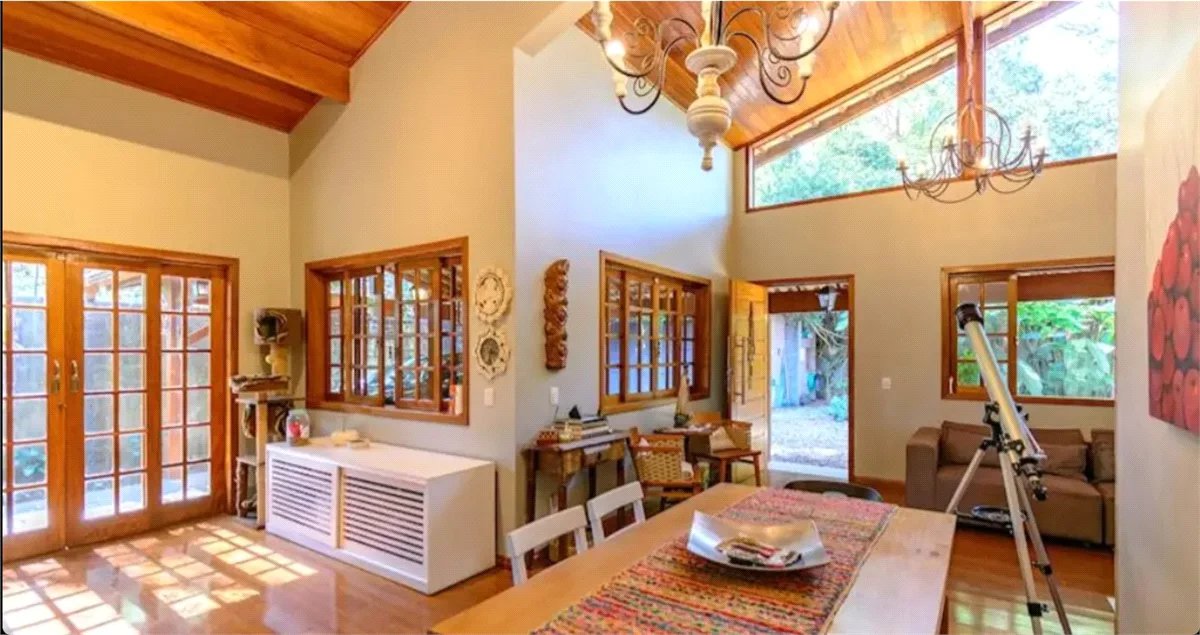 Casa à venda com 4 quartos, sendo 2 suítes,  em Granja Viana, Cotia, SP