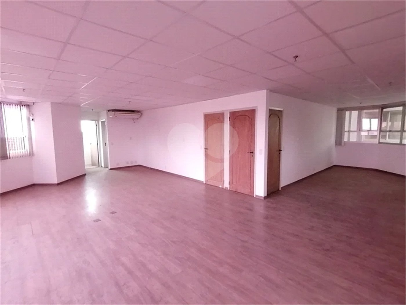 CONJUNTO COMERCIAL COM 130m2 VENDA/LOCAÇÃO NO CENTRO DE CAMPINAS