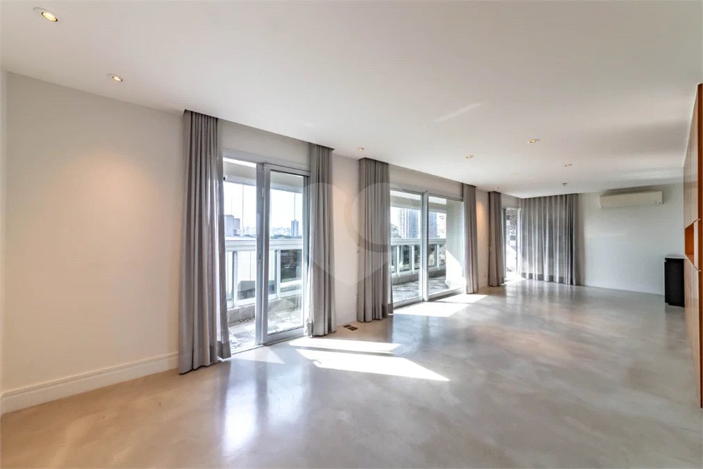 Vila Clementino - 161 m² | 2 dormitórios, com possibilidade de 3 | suíte master | 3 vagas | depósito