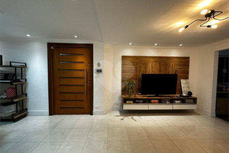 Sobrado Reformado à venda na Saúde c/160m2 - 3 Quartos/1 Suíte/2 Vagas de garagem