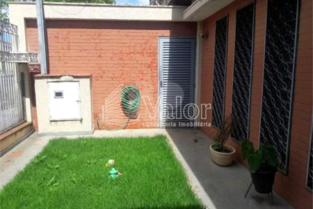 Casa Residencial Vila Faria á venda.