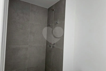 Casa Ibirapuera Apartments da Cyrela, a poucos minutos do Parque Ibirapuera, na Vila Clementino, com fácil acesso a Av. 23 de Maio e ao Shopping Santa Cruz. Apartamento de 2 dorms,, 1 suíte, 1 vaga de garagem.. Um condomínio com área de lazer tipo clube.