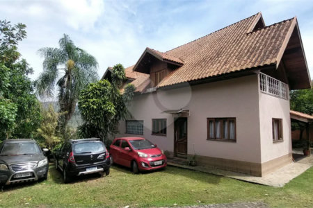 LINDA CHÁCARA A VENDA - CONDOMINIO ALPES D'OURO - BOM JESUS DOS PERDÕES