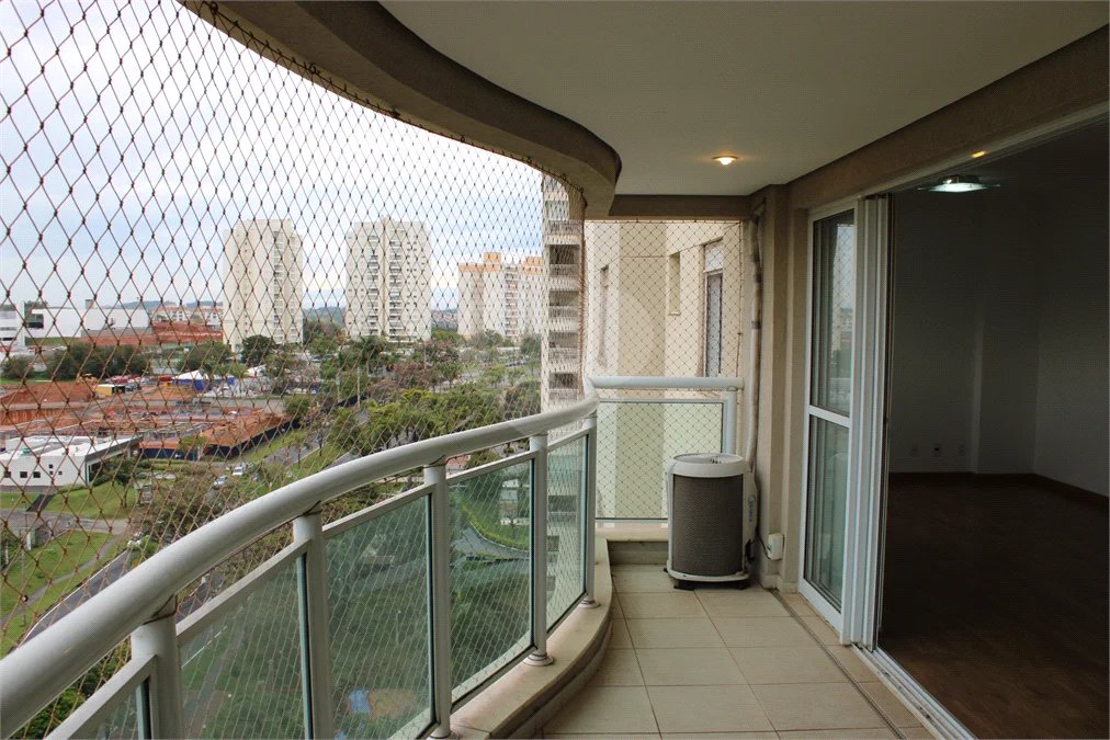 Apartamento de 3 Suítes com Vista Definitiva e Sol da Manhã no Condomínio Club House - Parque do Prado