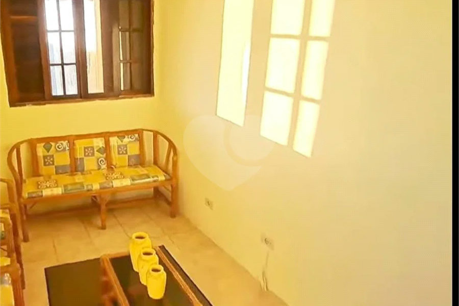 Belíssima casa com 04 dormitórios em Itanhaém