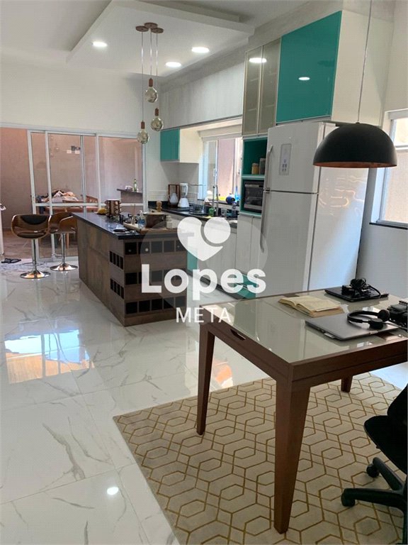 CASA EM CONDOMINIO FECHADO, A VENDA, 3 DORMITORIOS 1 SENDO SUITE, 2 VAGAS DE GARAGEM, SJC/SP