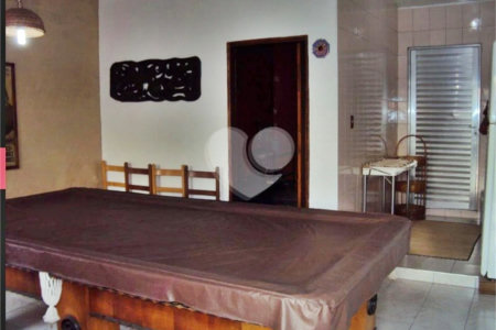 Sobrado a venda com 160 m², 4 quartos e 2 vagas