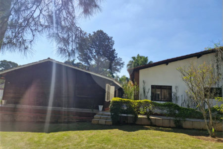 EXCELENTE RESIDÊNCIA À VENDA NO CONDOMÍNIO COLINAS VERDES – ARUJÁ/SP