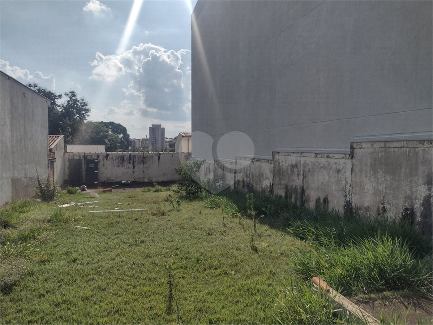 Terreno á venda no Jardim Paraíso
