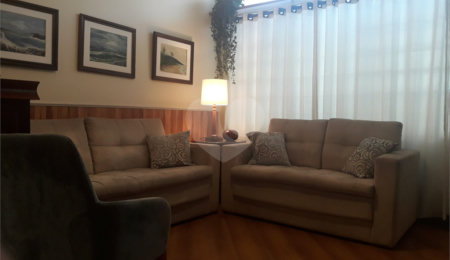 Casa à venda com 3 quartos, sendo 1 suíte, em Jardim Aeroporto, São Paulo, SP