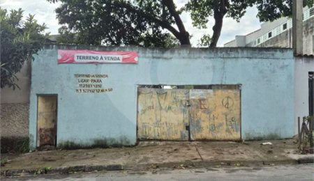 Terreno à venda em Vila Carmosina, São Paulo, SP