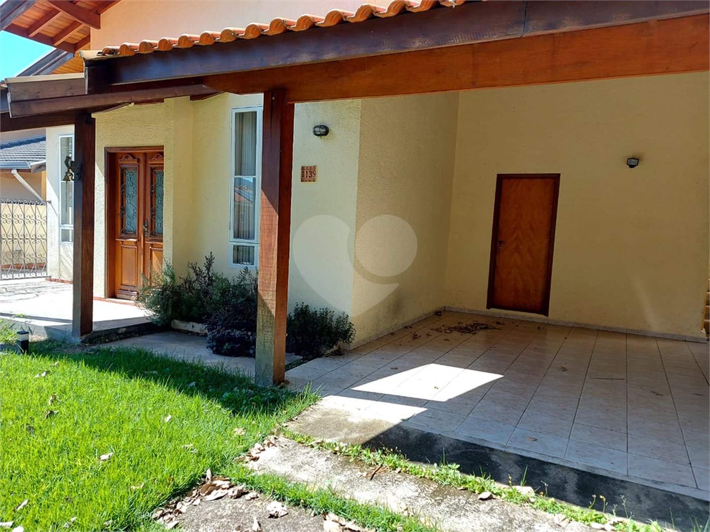 Casa charmosa e elegante localizada no deslumbrante Condomínio Villagio Capriccio Louveira SP