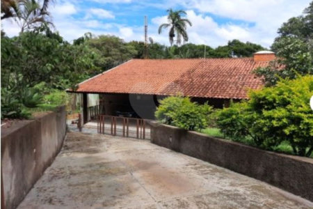 Chácara à venda com 3 quartos em Chácaras Polozzi, Louveira, SP