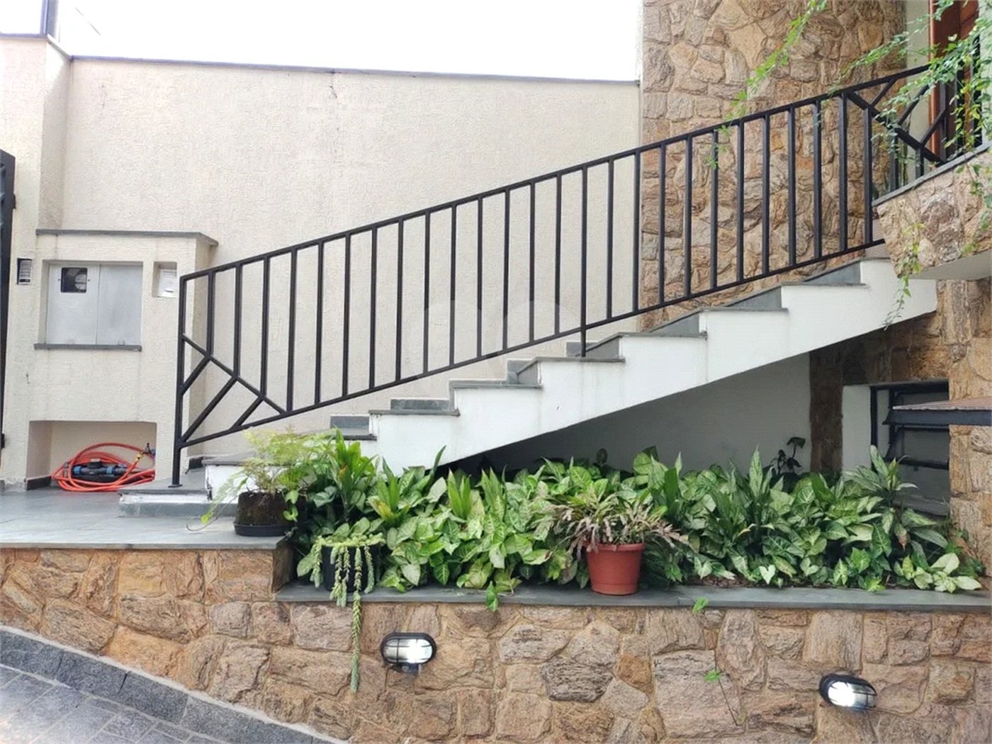 Linda casa à venda no bairro Santa Maria em São Caetano do Sul, 257 m², 3 quartos (1 suíte) e 6 vagas de garagem