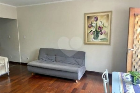 Casa com 180m², 3 dormitórios, sendo 1 suíte, 2 vagas, à venda na Vila Prudente.