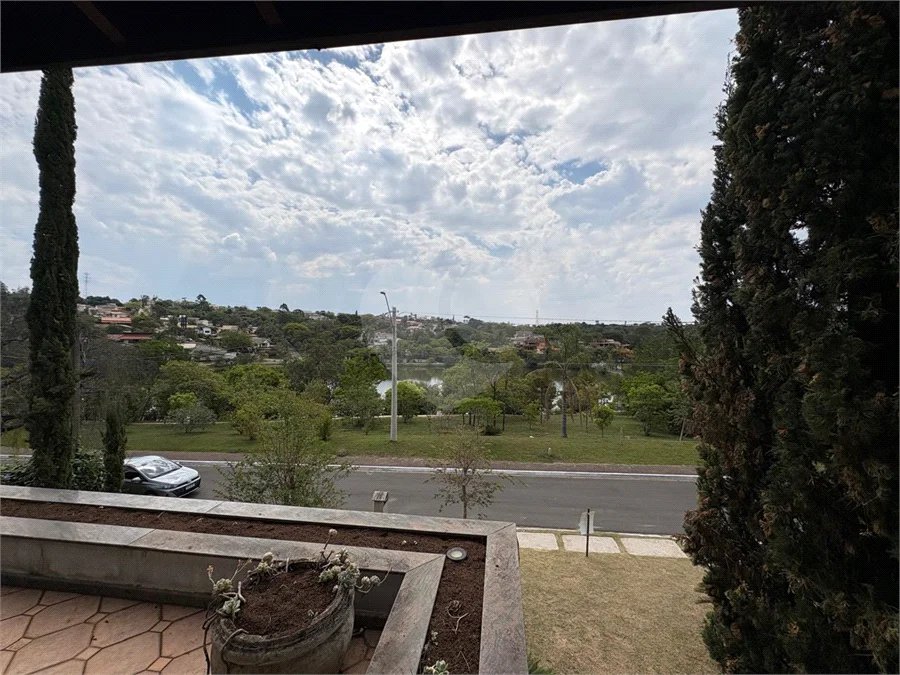 Casa a Venda no Condomínio Vista Alegre - Sede em Vinhedo/SP