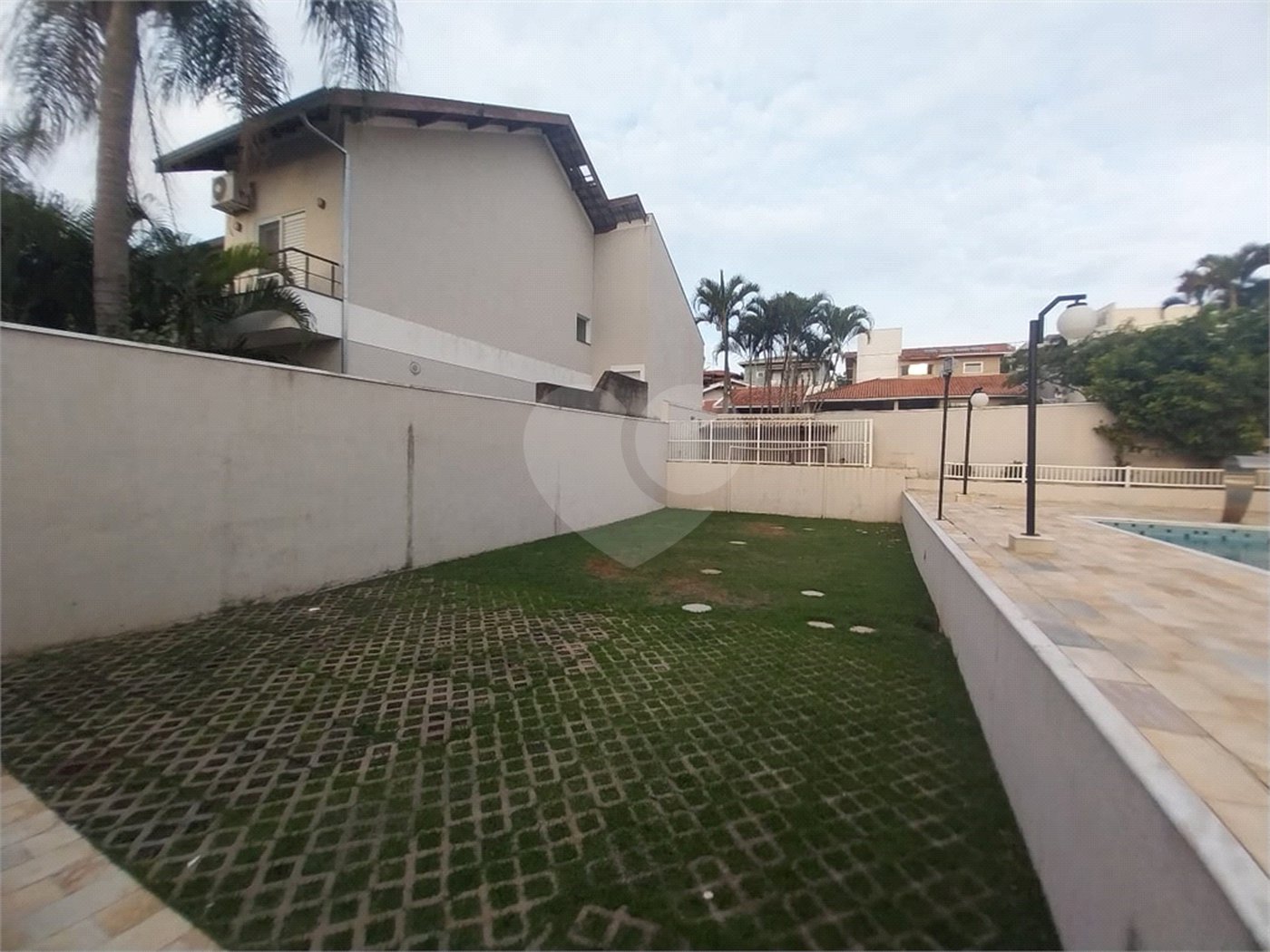 Casa Térrea Disponível para Locação e Venda no Condomínio Vilaggio Capriccio