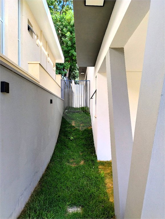 Casa a venda no condomínio Faber III
