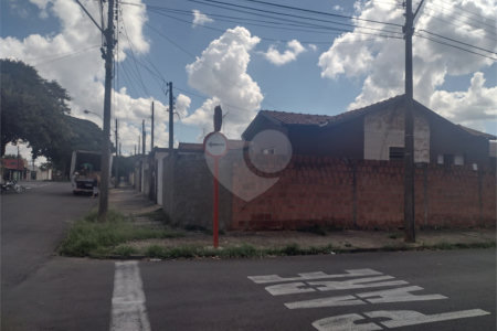 Vende-se terreno com 2 casas no Vila Boa Vista I