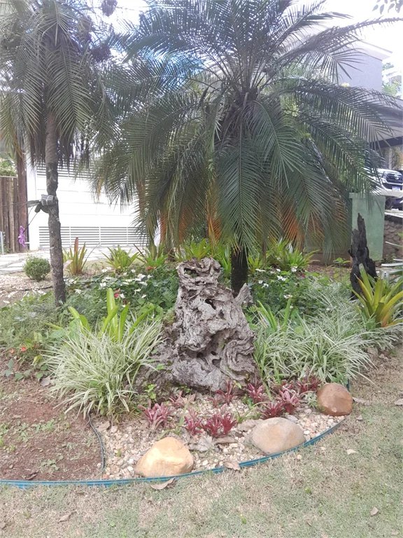 Casa à venda ou para alugar com 4 suítes em Chácaras São Carlos, Cotia, SP