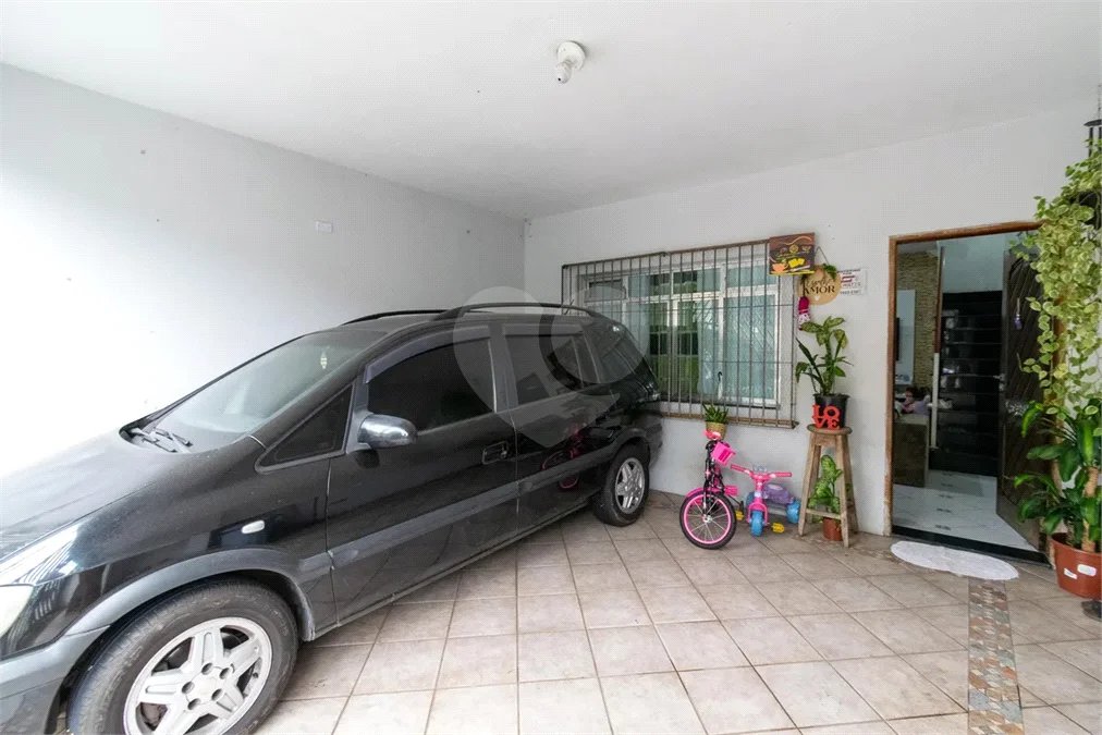 Casa à venda com 177m², 3 quartos e 2 vagas