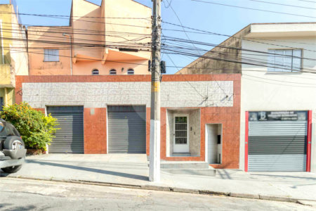 Casa a venda na Moóca 250m² três dormitórios sendo uma suíte duas vagas de garagem.