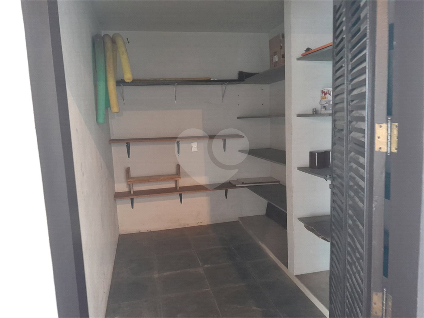 Linda casa para venda / Locação em bairro nobre