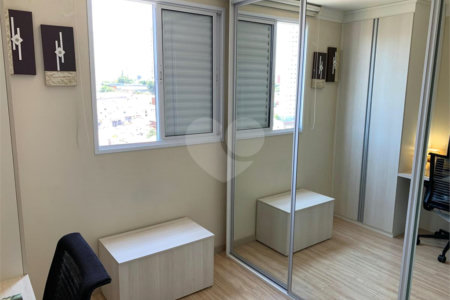 Apartamento de 70m2 com 3 dorms, 2 banheiros, 1 suíte, 1 vaga. Estuda permuta.