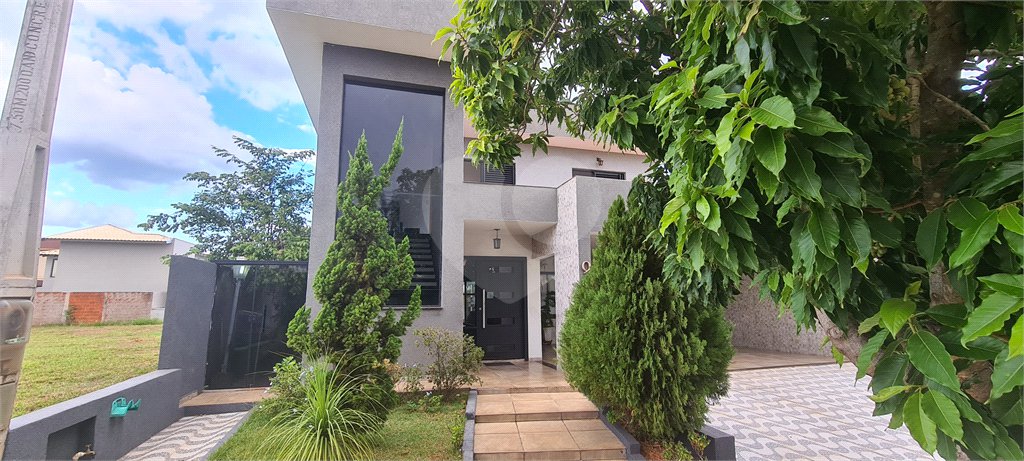 Casa térrea no Condomínio Jardim Botânico , localizado na cidade Bady Bassit/SP .