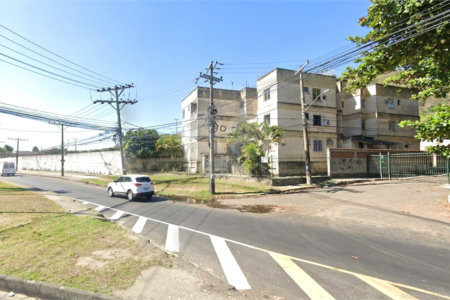 Apartamento à Venda em Senador Vasconcelos na Estrada do Pré,5 com 2 Quartos e vaga de Garagem