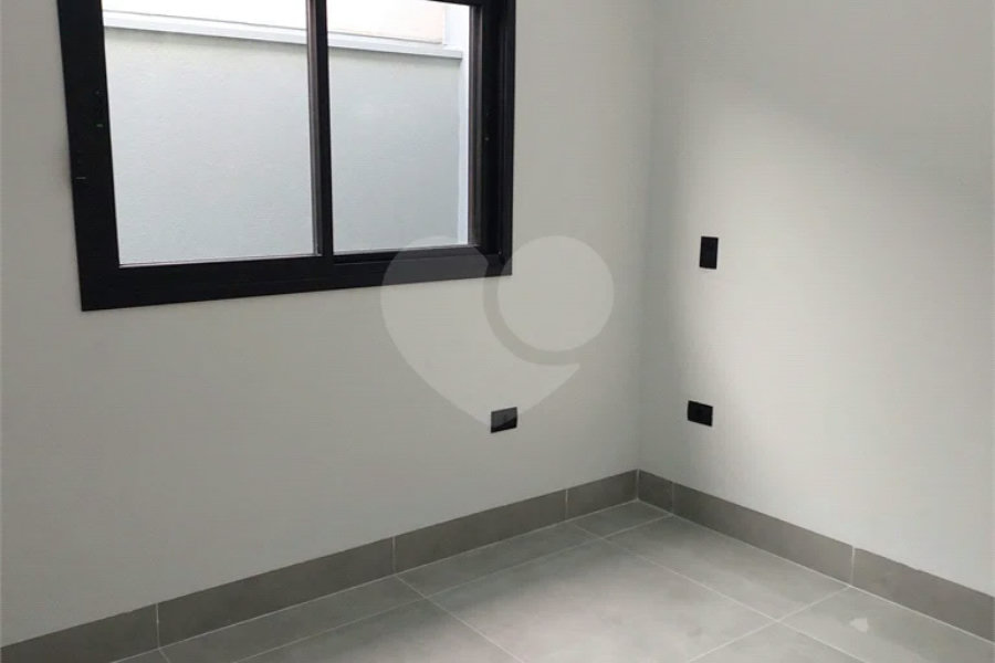 Casa térrea em condomínio fechado com 3 dormitórios sendo 1 suíte em Piracicaba-SP.