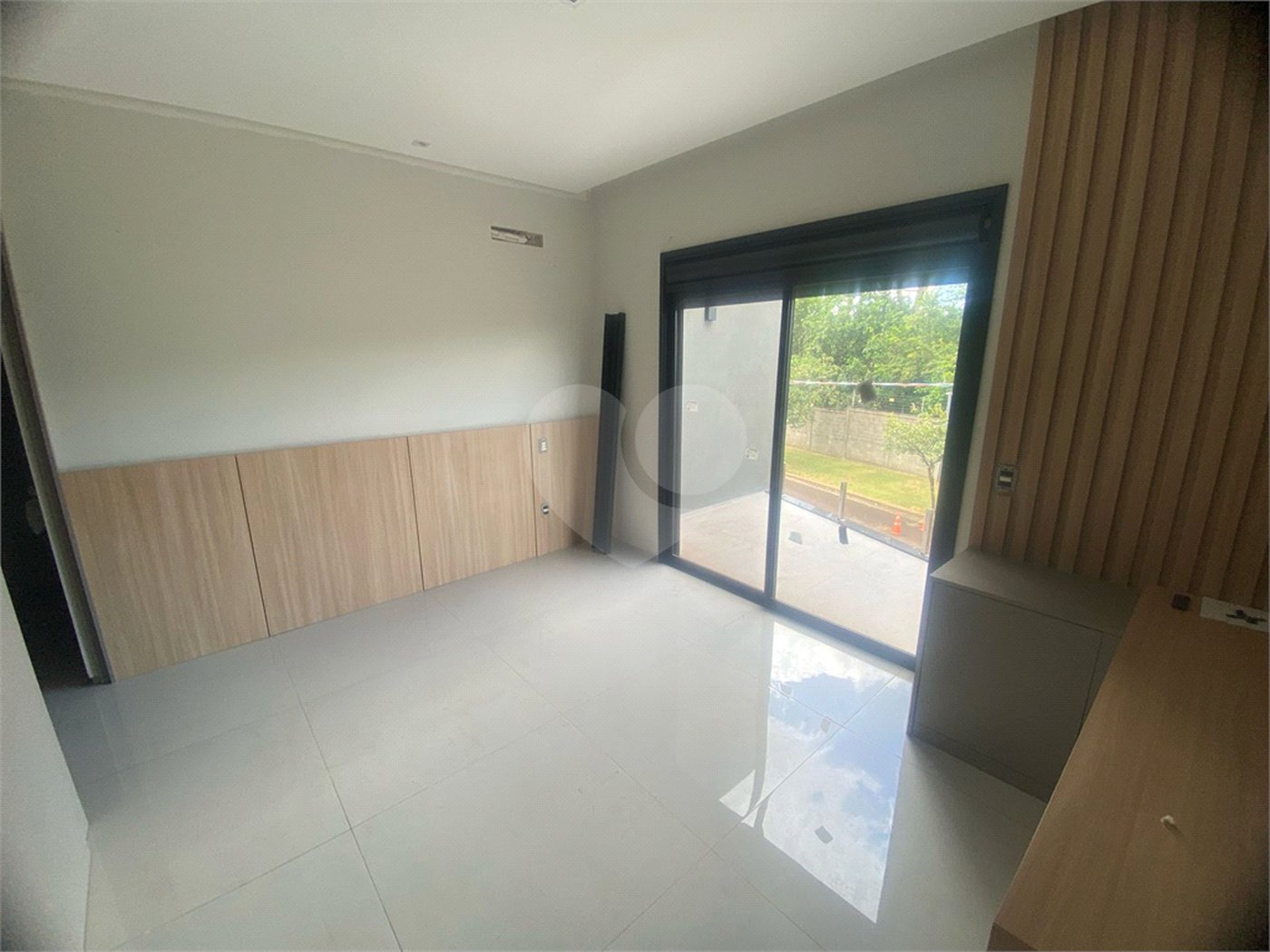 Casa à Venda no Condomínio Damha III