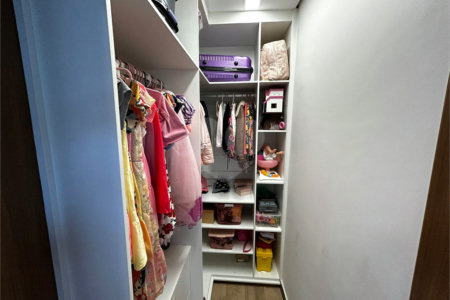 Casa de alto padrão para venda no condomínio Damha III.