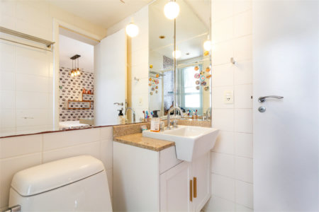 Apartamento de Alto Padrão no Campo Belo para venda com porteira fechada, com 4 dormitórios suítes e 4 vagas com lazer de club.