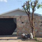 Casa térrea em Araraquara/SP.