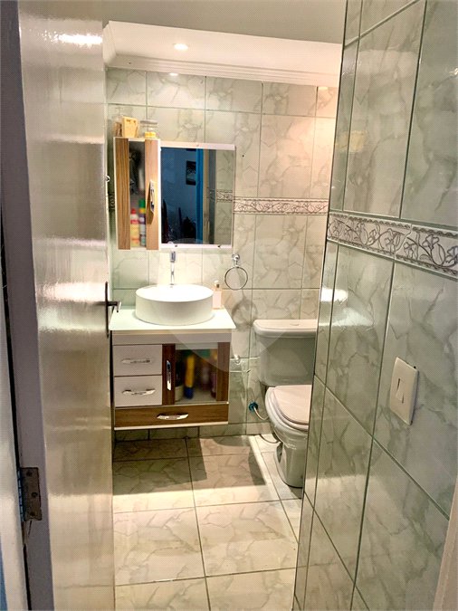 LINDO APARTAMENTO COM 02 DORMITÓRIOS.