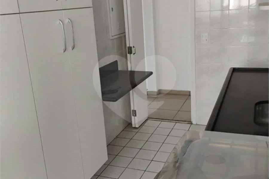 Vende-se apartamento na Vila Mascote