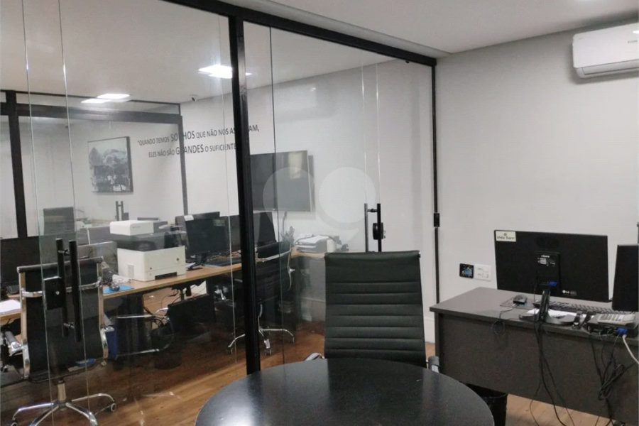 Excelente sobrado/prédio comercial próximo ao Aeroporto de Congonhas!