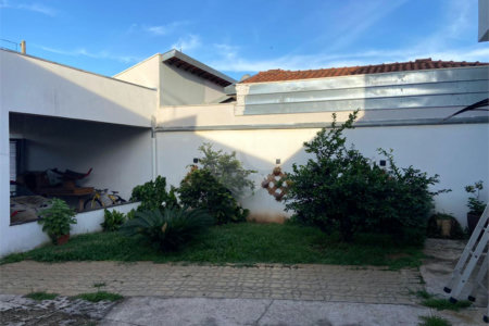 Casa térrea no Samambaia.