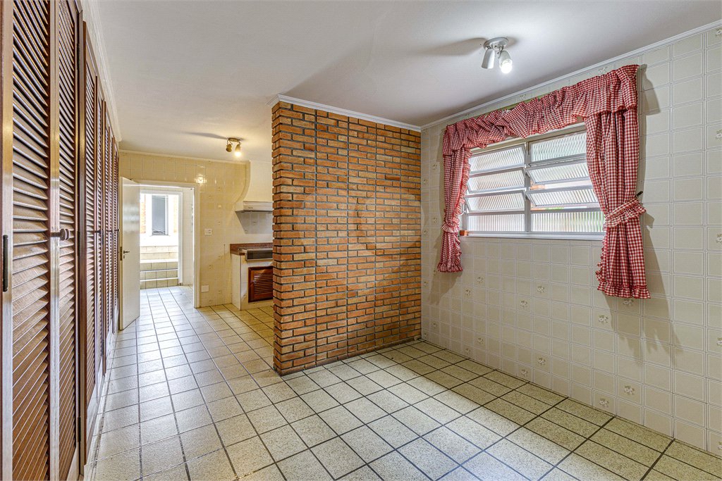 Casa Térrea à venda com 3 quartos, sendo 1 suíte,  em Alto da Boa Vista, São Paulo, SP