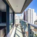 Itaim ! Studio ,muito bem localizado ! vaga de garagem !