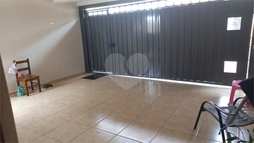 Sobrado à venda com 3 quartos em Jardim Bicão, São Carlos, SP
